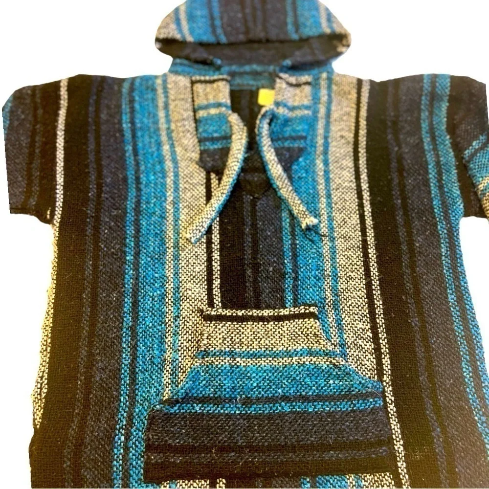 Woven Baja Short Hoodie - Picture 8 of 9